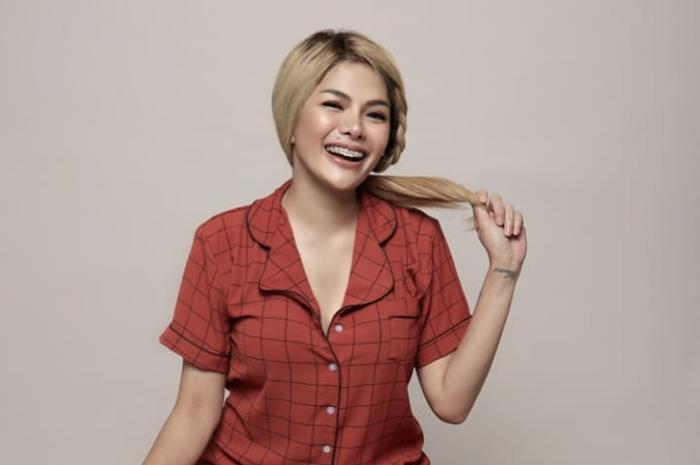Nikita Mirzani disebut-sebut tengah dekat dengan duda keren