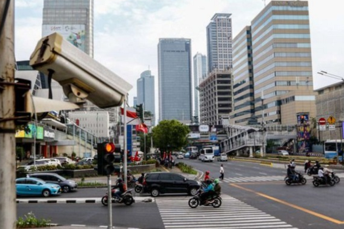CCTV tilang elektronik sudah terpasang di beberapa ruas jalan di Jakarta.