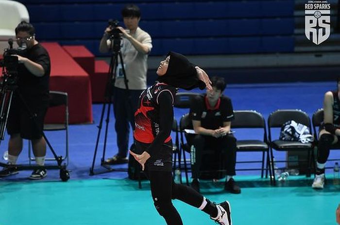 Opposite Daejeon JungKwanJang Red Sparks, Megawati Hangestri Pertiwi, sedang melepaskan spike dalam laga turnamen pramusim Taichung Bank Formosa Volleyball Club Invitational 2024, Kamis, 12 September 2024