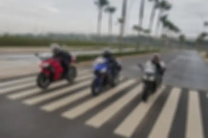 Komparasi New Yamaha YZF-R25, New Kawasaki Ninja 250, Honda CBR250RR Dengan Parameter Lengkap,Siapa Juaranya? 