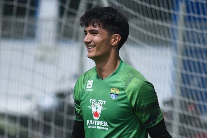 Kevin Ray Mendoza, kiper baru Persib Bandung asal Filipina.