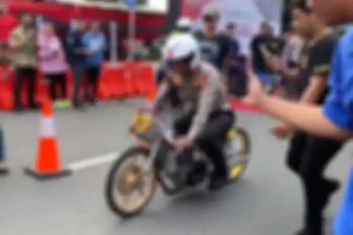 Mantap, Dirlantas Polda Metro Jaya naik motor modifikasi buat jajal sirkuit street race Kemayoran.