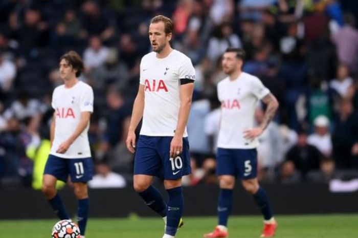 Ekspresi penyerang Tottenham Hotspur, Harry Kane, usai laga kontra Chelsea pada Minggu (19/9/2021) malam WIB.