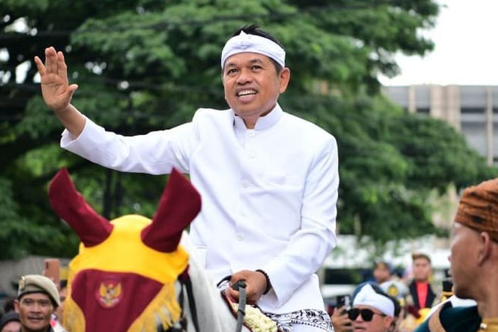 Cinta pertama Dedi Mulyadi semasa SMA terkuak, intip penampilannya semasa SMA yang bikin Gubernur Jabar kepincut!