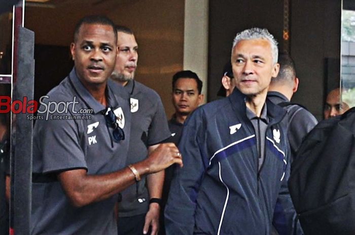 Pelatih Timnas Indonesia Patrick Kluivert disambut bak artis top global setibanya di Jepang.