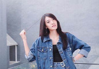 Inspirasi Padu Padan Sabrina Top ala Anissa Aziza, Simpel Tapi Tetap Stylist nih!