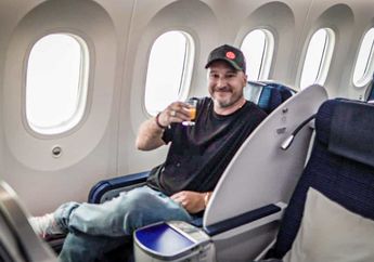 Pamornya Meredup dan Tak Pernah Lagi Tampil di TV, Kehidupan Bule Mantan Pemain Bass Gugun Blues Shelter ini Berubah Drastis, Begini Kesibukannya Sekarang!