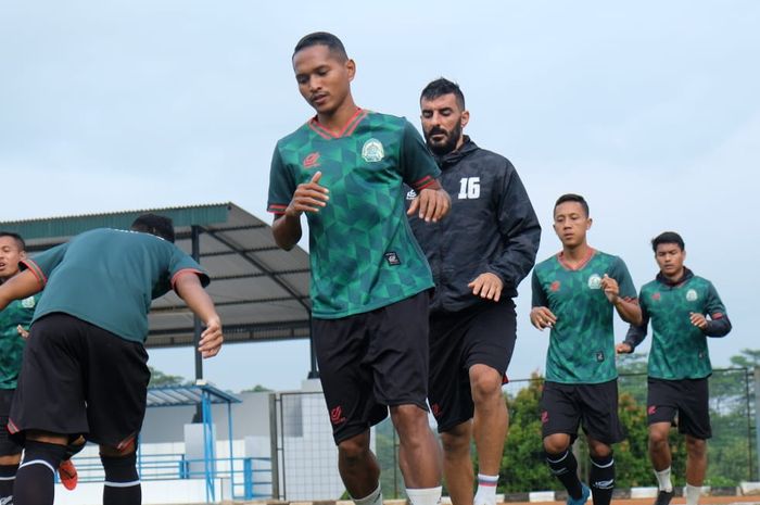  Bek Tira Persikabo, Abduh Lestaluhu baru kembali bergabung latihan bersama tim.