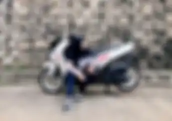Biar Aman, Ini Tips Berkendara Motor Safety Buat Lady Bikers Berhijab