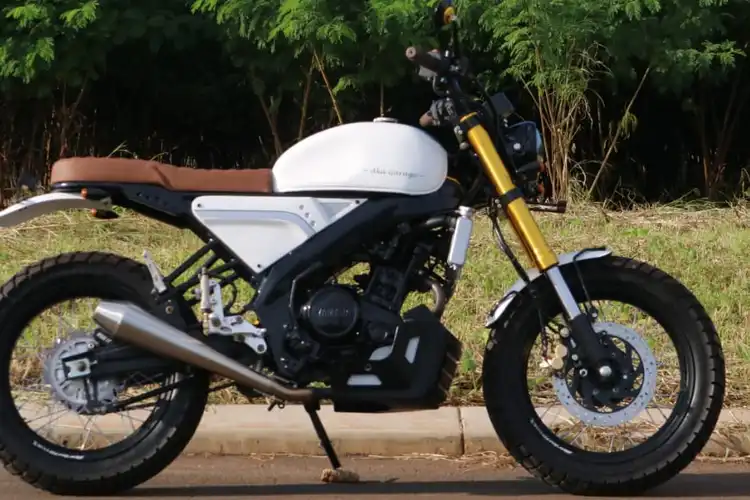 Pakai Ban Dual Purpose, Yamaha V-Ixion Scrambler Siap Diajak Main Tanah