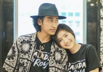 Pamer Foto Bertema Lawas Saat Syuting Film Balada Si Roy, Intip Tampilan Febby Rastanty dan Abidzar Al Ghifari yang Bikin Pangling!