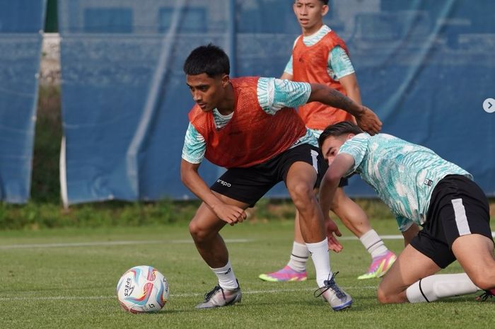 Aksi Mauresmo Hinoke di sebuah sesi latihan Timnas U-19 Indonesia.