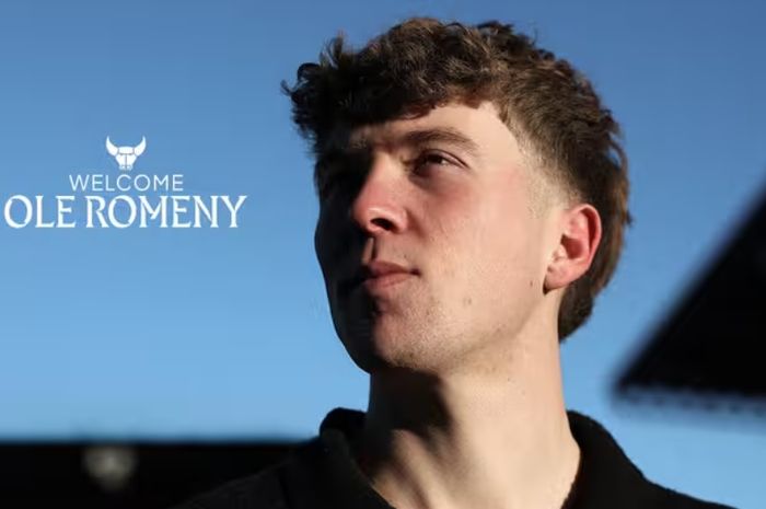 Ole Romeny akan menjalani sumpah WNI di London.