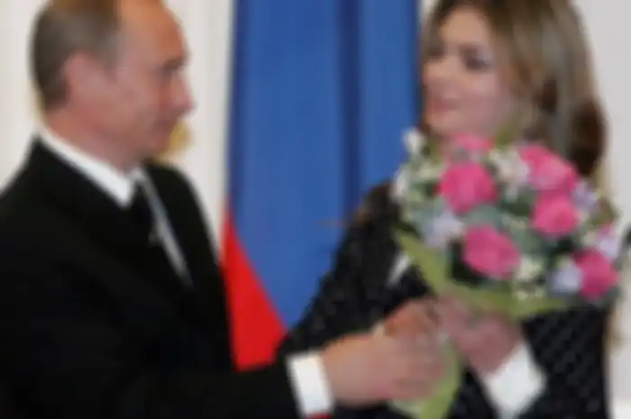 Alina Kabaeva hamil anak ke 5 dari Putin.