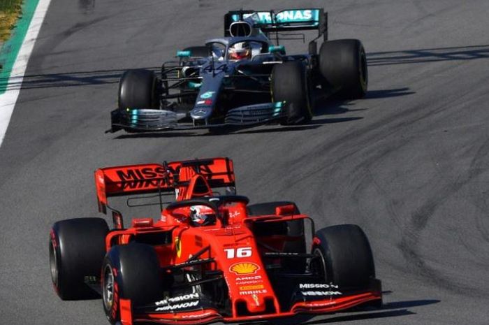 Duel Tim Ferrari dan Mercedes