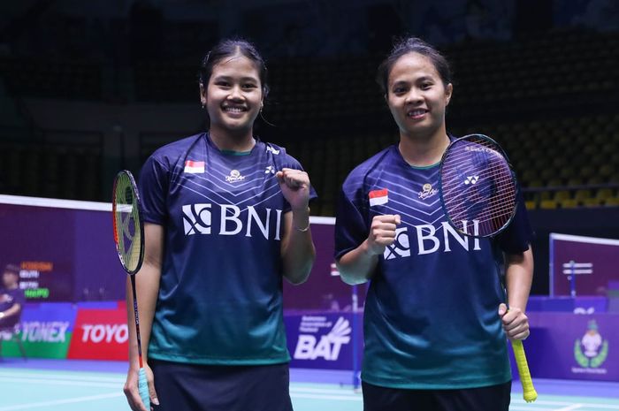 Selebrasi ganda putri Indonesia, Febi Setianingrum dan Jesita Putri Miantoro, setelah tampil pada babak kedua Thailand Masters 2024