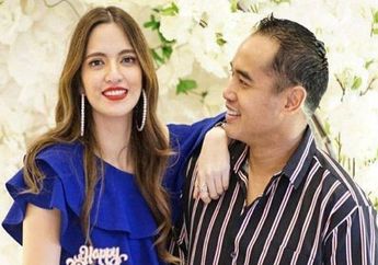 Tampil Mesra di Atas Panggung Bersama Ardi Bakrie, Nia Ramadhani Panen Kritikan dari Netizen Karena Pakaiannya: Kapan tuh Bertaubat?