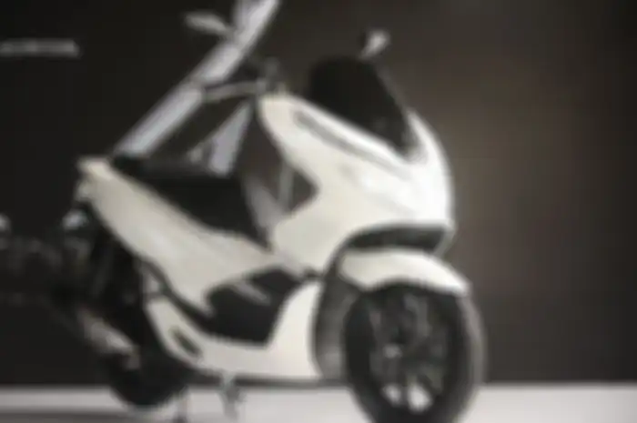 Honda All New PCX 150 hadir dengan 4 warna pilihan Black, White, Reda dan Light Gold