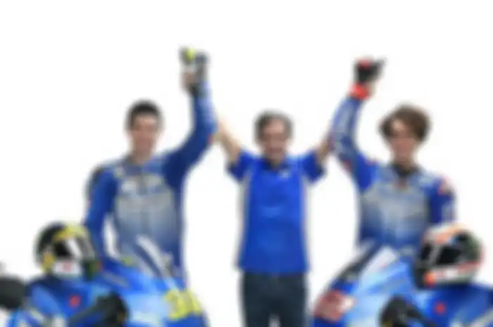 Davide Brivio (tengah) bersama Joan Mir (kiri) dan Alex Rins (kanan)