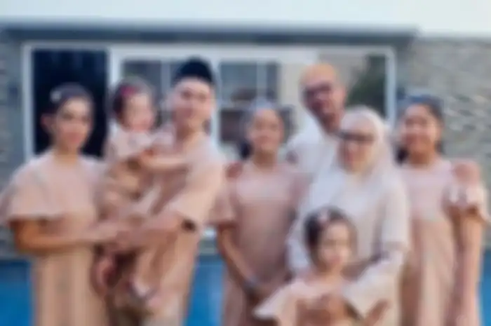 Sherlie rayakan lebaran bersama keluarga