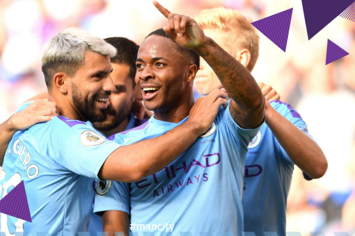 Winger Manchester City, Raheem Sterling berselebrasi bersama rekan setimnya setelah membobol gawang Tottenham Hotspur pada laga Liga Inggris pekan kedua, Sabtu (17/8/2019) di Stadion Etihad, Manchester.