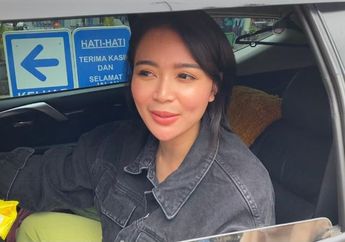 Memohon Doa Restu, Wika Salim Pamer Kemesraan Bersama Pacar Baru