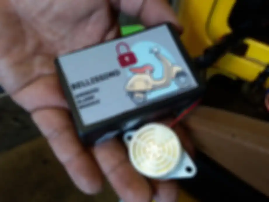Alarm bikinan Bellissimo Una Vespa