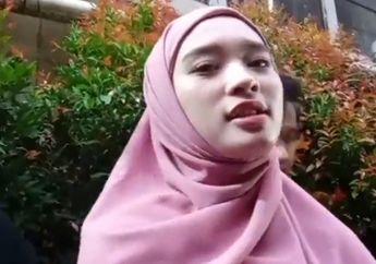 Chris Martin Pro LGBT Jadi Alasan Inara Rusli Ogah Nonton Coldplay