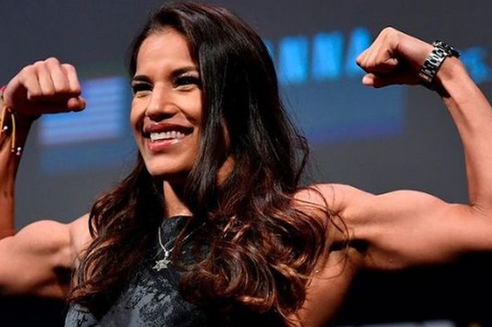 Julianna Pena tak terkesan dengan kemenangan Kayla Harrison di UFC 307