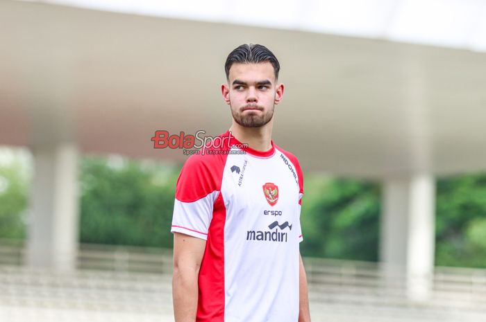 Jens Raven saat hadir dalam latihan timnas U-20 Indonesia di Stadion Madya, Senayan, Jakarta, Rabu (15/1/2025).