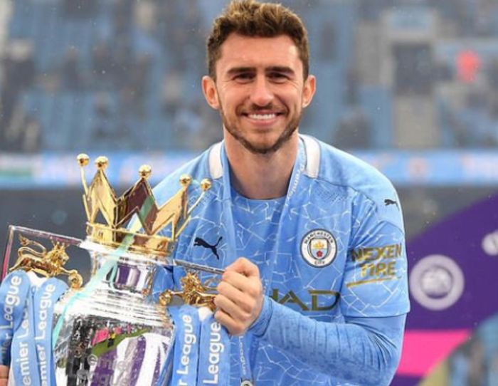 Aymeric Laporte ketika menjuarai Liga Inggris 2020-2021 bersama Manchester City.