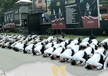 BREAKING NEWS - Jajaran Polresta Malang Sujud Massal, Minta Maaf pada Aremania atas Tragedi Kanjuruhan