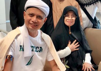 Ibunda Ustaz Arifin Ilham Teringat Pengalaman Pahit Saat&nbsp;Lihat&nbsp;Kondisi Anaknya Kini, Sebut Sang Imam Pernah Koma 21 Hari hingga Beratnya Turun 30 Kilo!