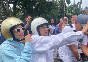 Nyoblos Bareng, Raffi Ahmad dan Nagita Slavina Boncengan Naik Motor ke TPS