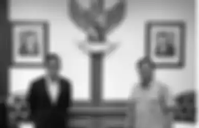 Sambangi Kantor Kementerian Pertahanan, Sandiaga Uno 2 Kali Dibisiki Ajudan Prabowo, Sang Pengusaha: Sorry Ngeganggu