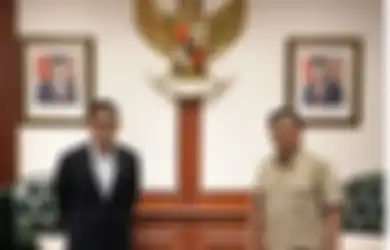 Sambangi Kantor Kementerian Pertahanan, Sandiaga Uno 2 Kali Dibisiki Ajudan Prabowo, Sang Pengusaha: Sorry Ngeganggu