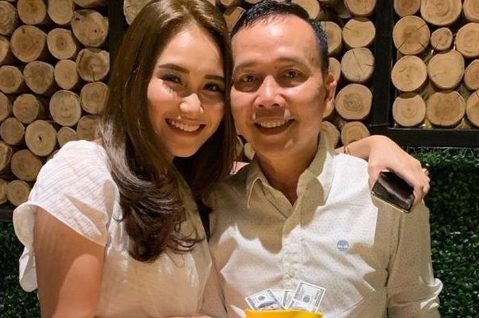 Ayu Ting Ting dan Ayah Rozak 
