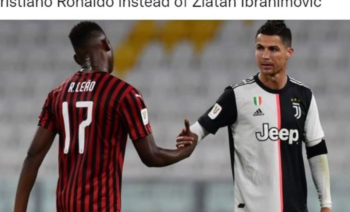 Striker AC Milan, Rafael Leao, bersalaman dengan Cristiano Ronaldo yang masih membela Juventus.