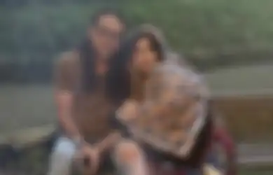 Suami Nungguin dari Jauh Saat Temani Potong Rambut, Nunung Pilu Lihat Iyan Sambiran Menangis: Dia Nggak Tega