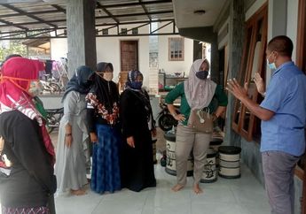 Waduh, Peternak Ayam Asal Blitar Ini Mendadak Digeruduk Emak-emak Usai Bertemu dengan Presiden Jokowi, Ada Apa Gerangan?