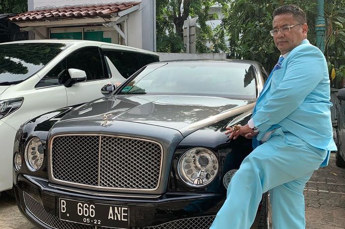 Saran hukum Hotman Paris untuk Karen Pooroe.