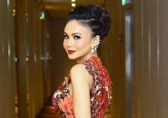 Pantas Sandang Ikon Awet Muda, Yuni Shara Tampil Stunning Saat Kenakan Gaun Mewah Hitam dan Putih!