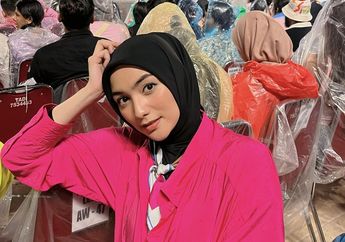 Gaya Santun Citra Kirana Hadiri Gala Premier Film Air Mata di Ujung Sajadah, Rezky Adhitya Jatuh Cinta Lagi!