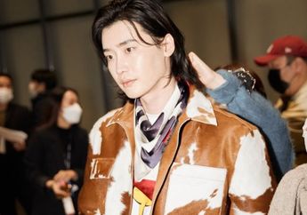 Tampil Mempesona dengan Rambut Gondrong, Intip Penampilan Lee Jong Suk saat Hadiri Seoul Fashion Week 2021, Dijamin Bikin Klepek-klepek!