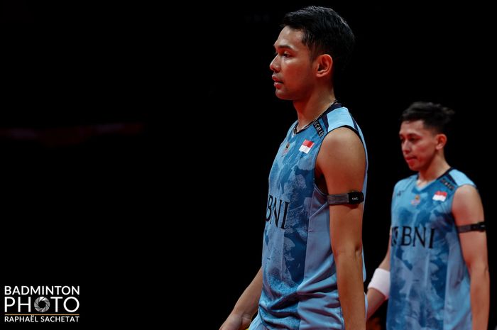 Pasangan ganda putra Indonesia, Fajar Alfian/Muhammad Rian Ardianto saat tampil pada babak semifinal BWF World Tour Finals 2023 di Hangzhou Olympic Sports Centre, Hangzhou, China, Sabtu(16/12/2023).