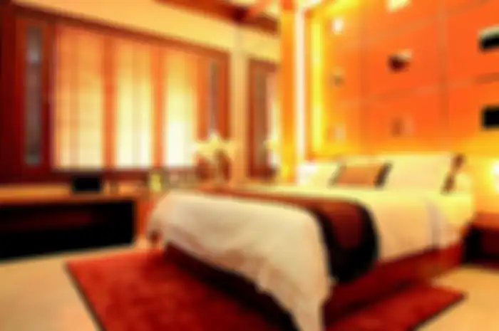 Kamar jadi terlihat lega dan lapang, teratur, dan nyaman.