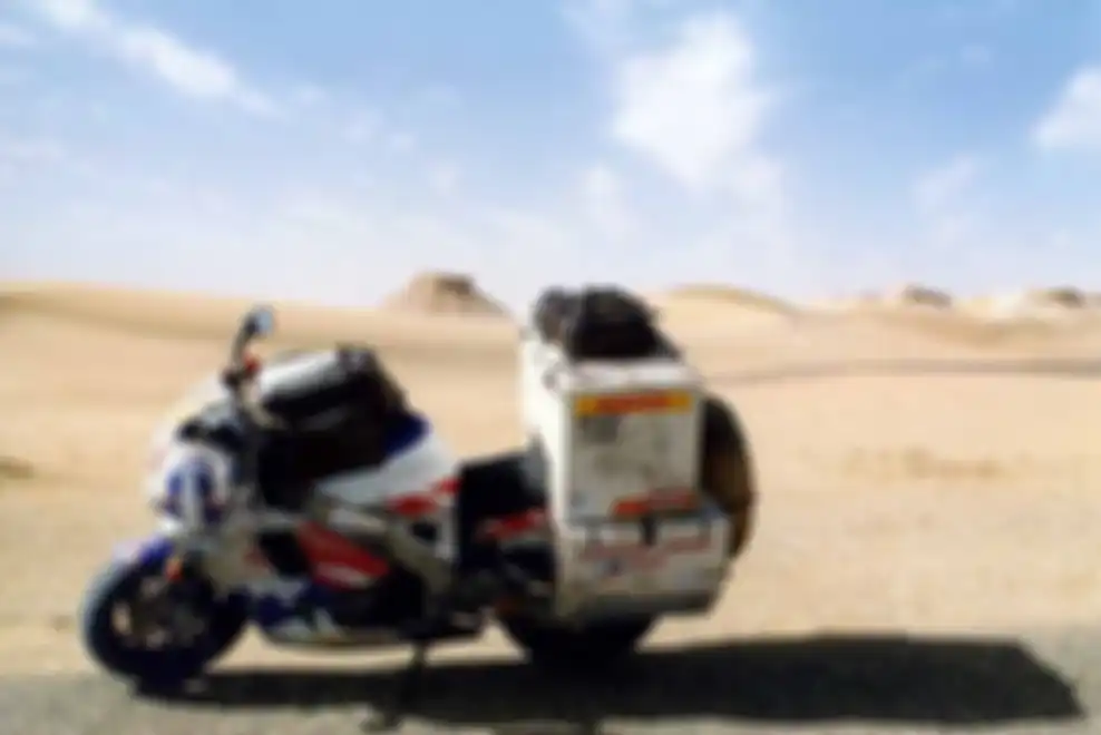 CBR900RR diajak off-road oleh Sjaak Luccasen