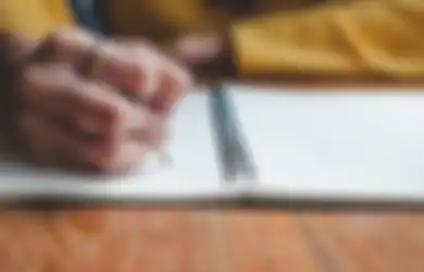 Ternyata Menulis Jurnal Bisa Menolong Penderita Kecemasan Lho!