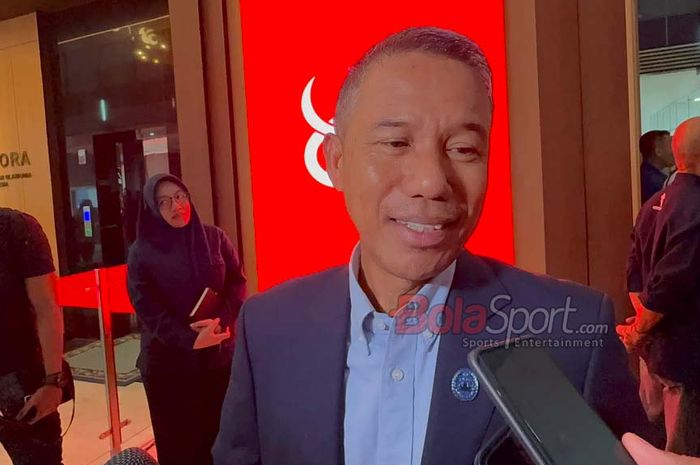 Sekretaris Jendral PSSI, Yunus Nusi, meminta suporter Persib Bandung dan Persija Jakarta berhenti bermusuhan. 