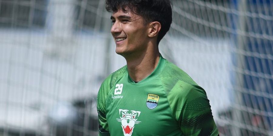 Kata Bek Tangguh Persib soal Kiper Anyar Asal Filipina: Dia Bagus, tapi Tak Beruntung di Laga Debut